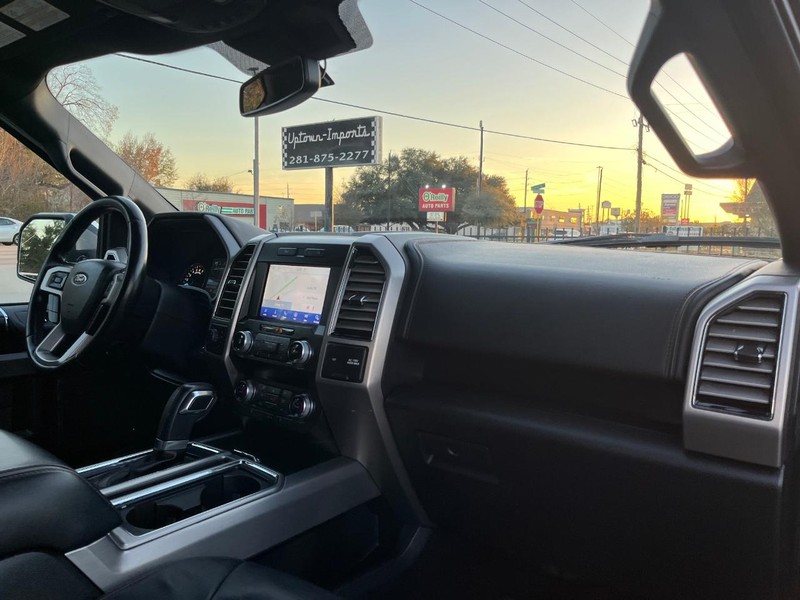 Ford F-150 Vehicle Full-screen Gallery Image 13