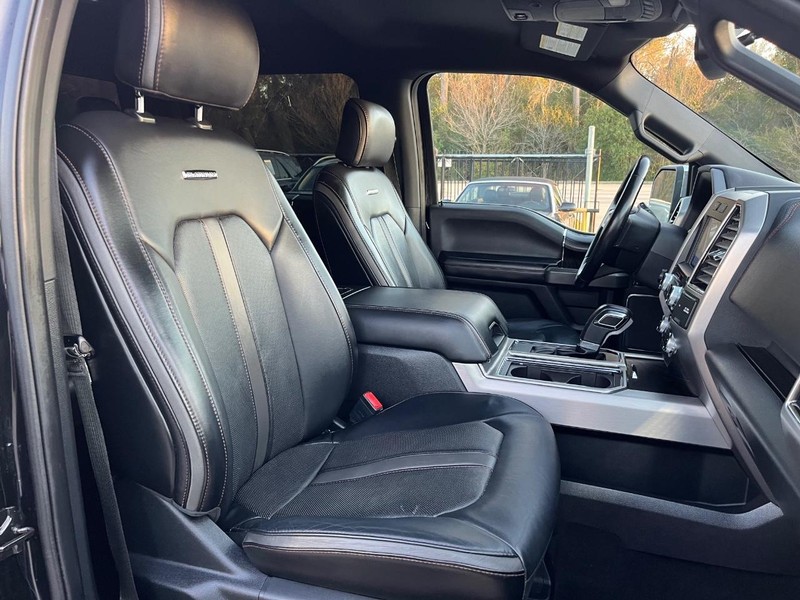 Ford F-150 Vehicle Full-screen Gallery Image 14