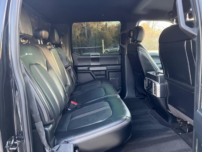 Ford F-150 Vehicle Full-screen Gallery Image 16