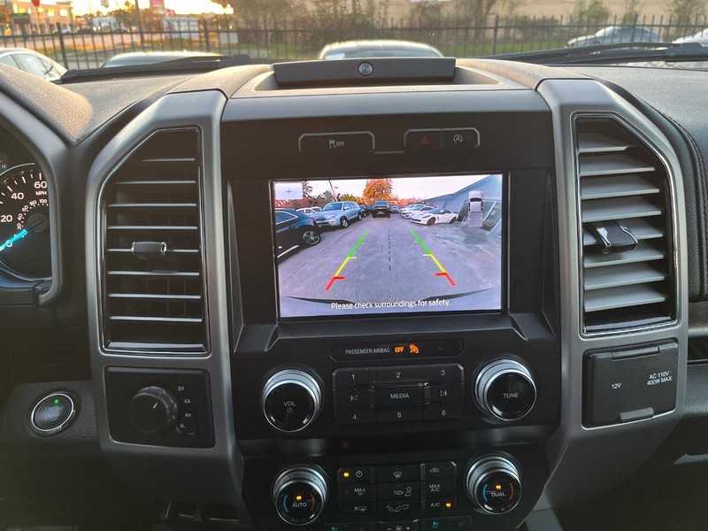 Ford F-150 Vehicle Full-screen Gallery Image 23