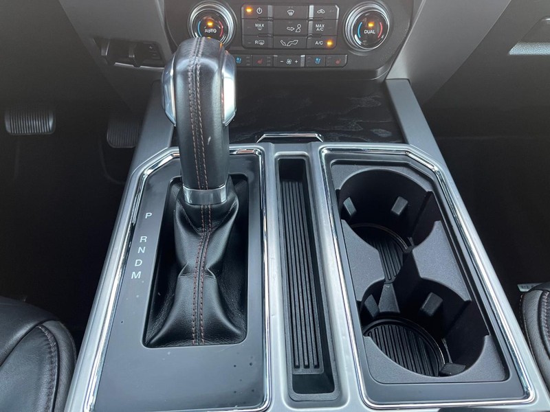 Ford F-150 Vehicle Full-screen Gallery Image 25