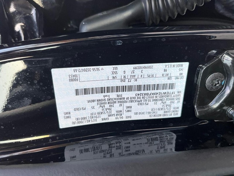 Ford F-150 Vehicle Full-screen Gallery Image 29