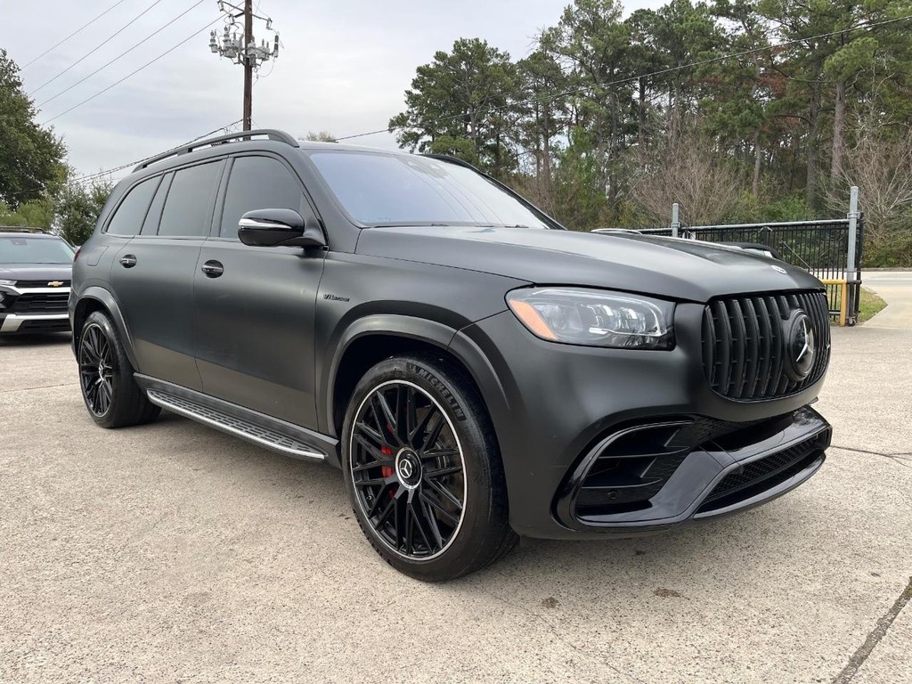 Mercedes-Benz GLS 63 AMG Vehicle Full-screen Gallery Image 04