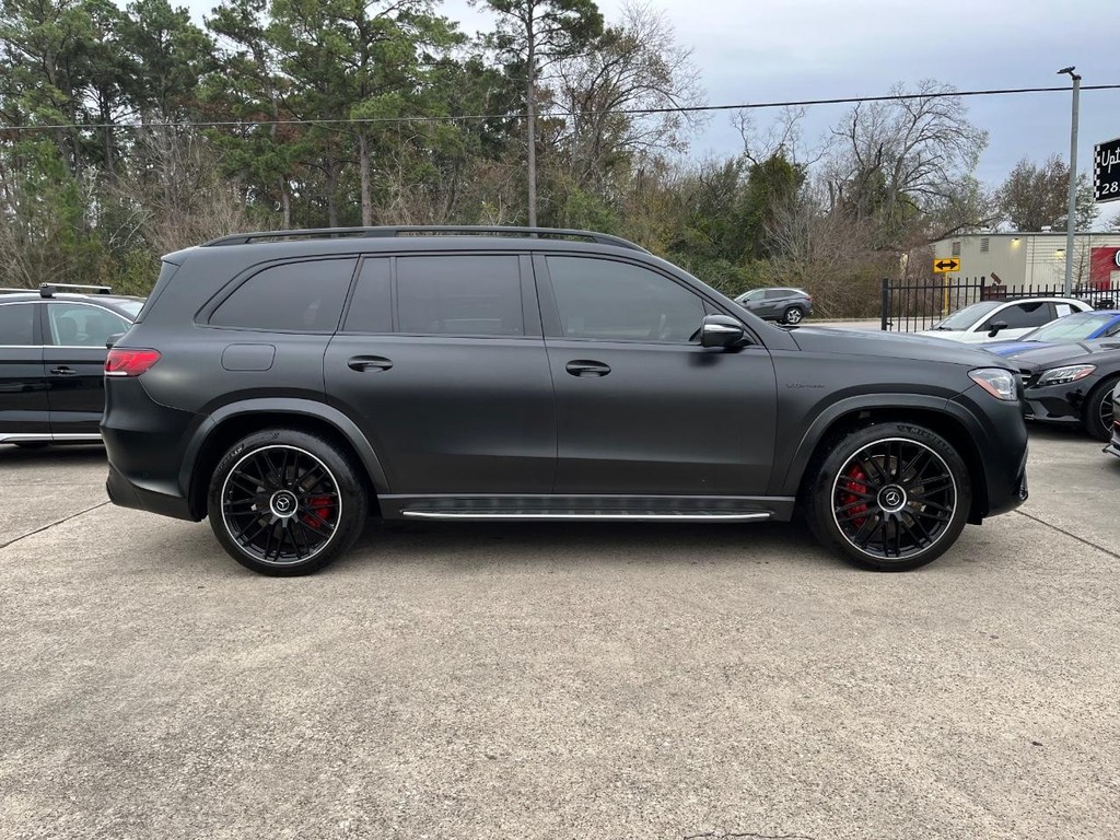 Mercedes-Benz GLS 63 AMG Vehicle Full-screen Gallery Image 05