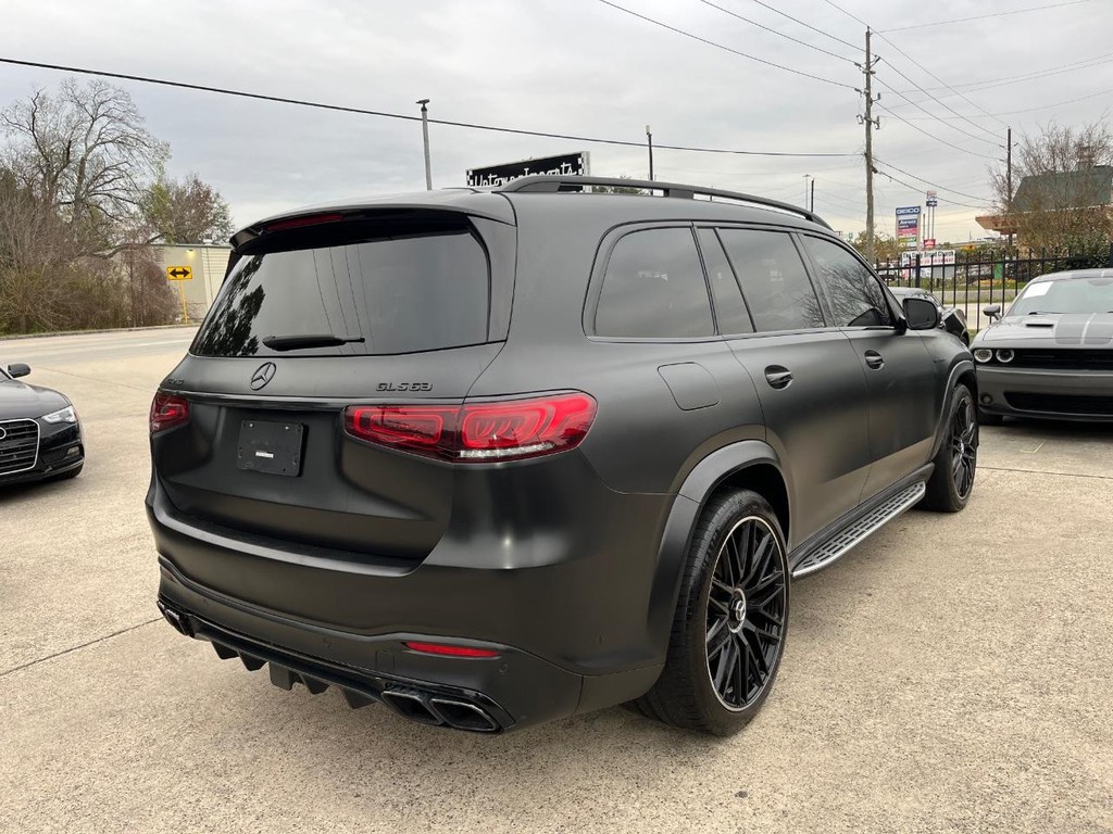 Mercedes-Benz GLS 63 AMG Vehicle Full-screen Gallery Image 06