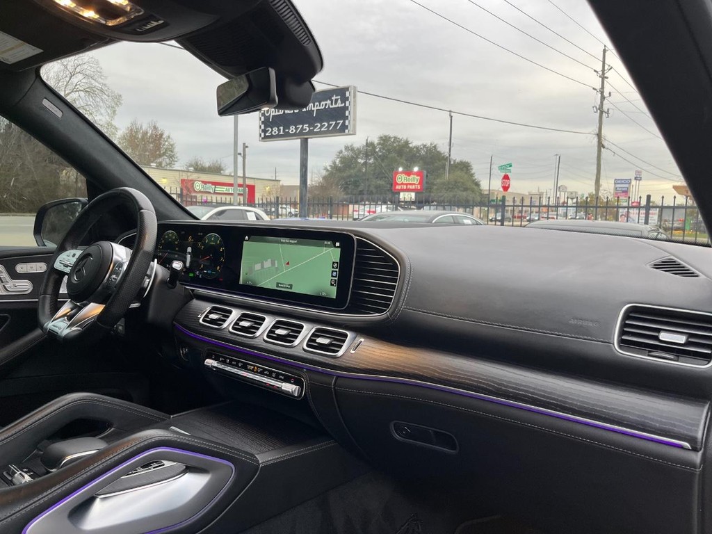 Mercedes-Benz GLS 63 AMG Vehicle Full-screen Gallery Image 13