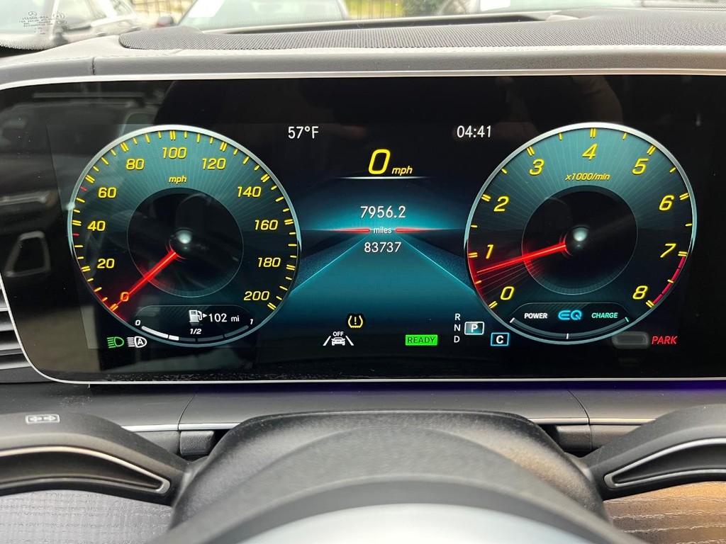 Mercedes-Benz GLS 63 AMG Vehicle Full-screen Gallery Image 22