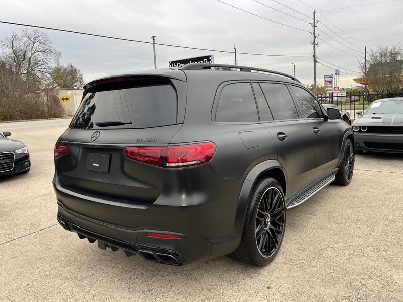 Mercedes-Benz GLS 63 AMG Vehicle Full-screen Gallery Image 06