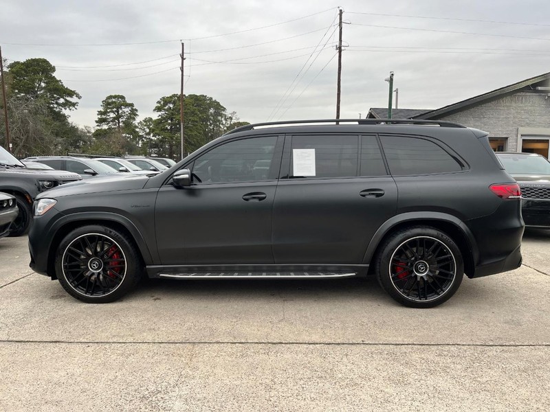 Mercedes-Benz GLS 63 AMG Vehicle Full-screen Gallery Image 09