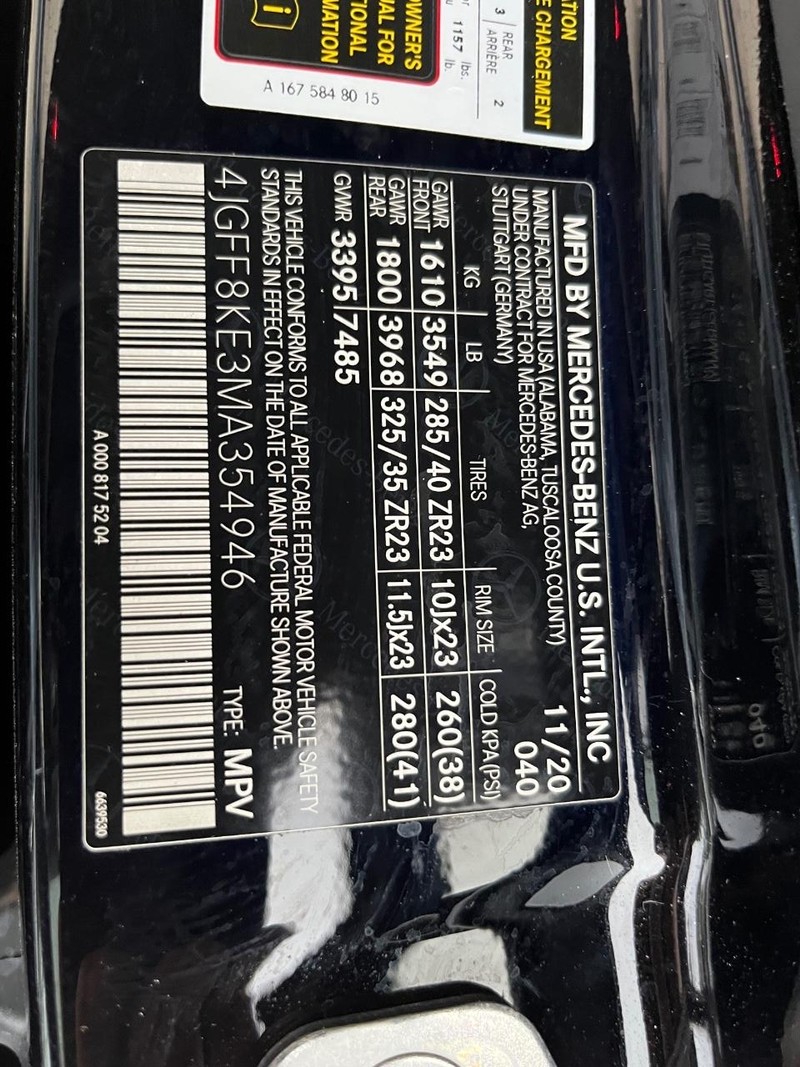 Mercedes-Benz GLS 63 AMG Vehicle Full-screen Gallery Image 33