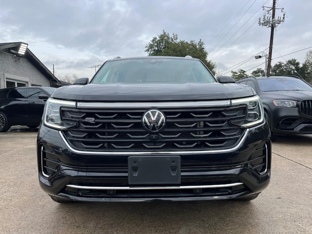 Volkswagen Atlas Vehicle Full-screen Gallery Image 02