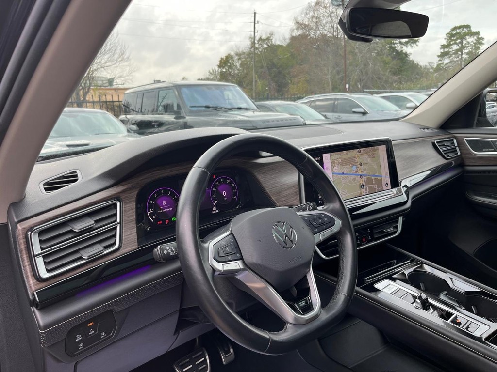 Volkswagen Atlas Vehicle Full-screen Gallery Image 10