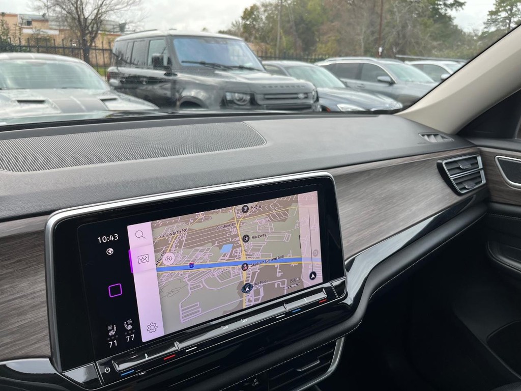 Volkswagen Atlas Vehicle Full-screen Gallery Image 26