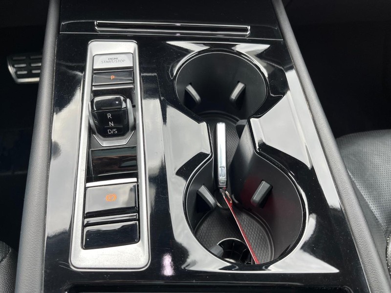 Volkswagen Atlas Vehicle Full-screen Gallery Image 25