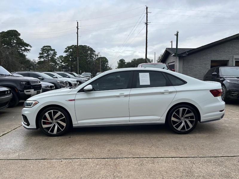 Volkswagen Jetta GLI Vehicle Full-screen Gallery Image 09