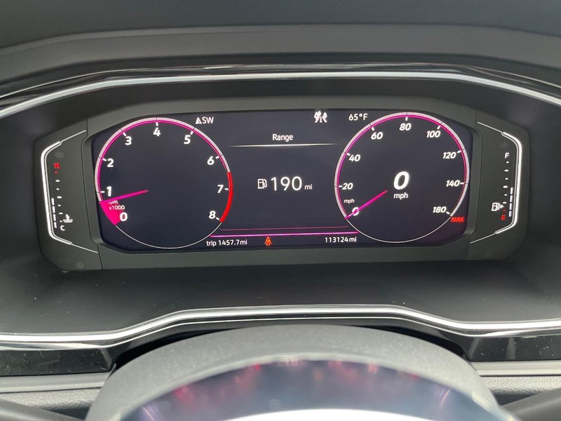 Volkswagen Jetta GLI Vehicle Full-screen Gallery Image 21