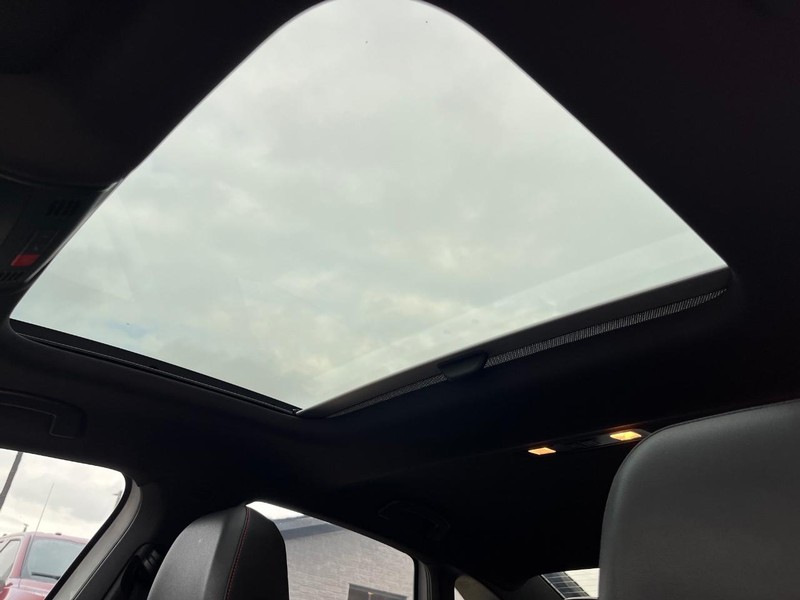 Volkswagen Jetta GLI Vehicle Full-screen Gallery Image 28