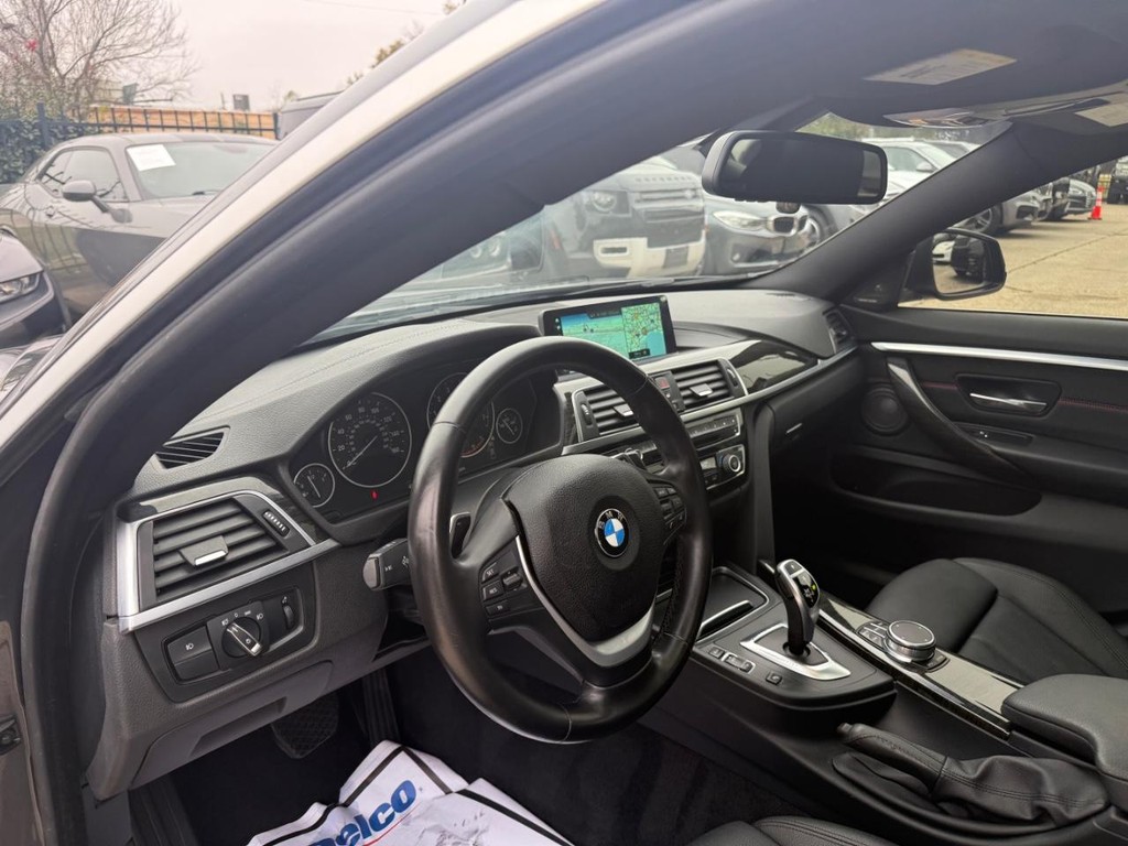 BMW 440i Gran Coupe Vehicle Full-screen Gallery Image 10