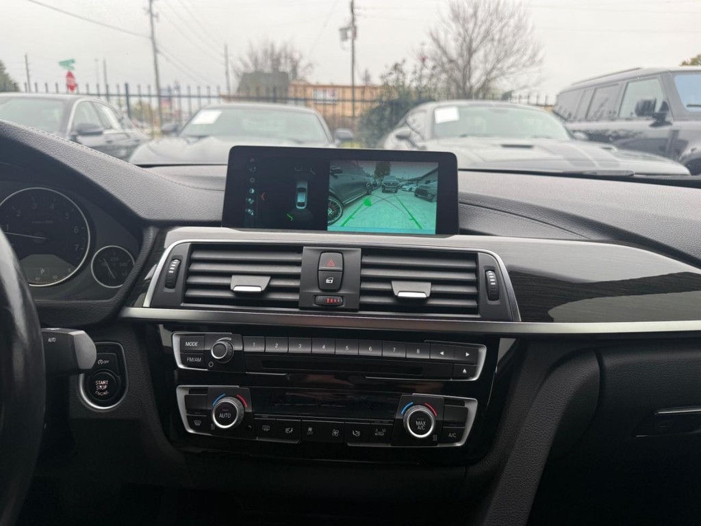 BMW 440i Gran Coupe Vehicle Full-screen Gallery Image 22