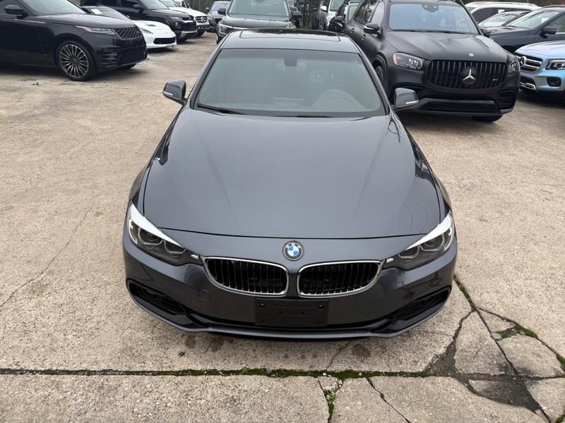 BMW 440i Gran Coupe Vehicle Full-screen Gallery Image 03