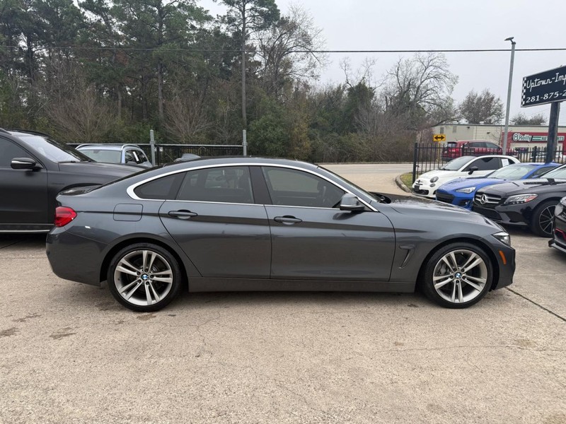 BMW 440i Gran Coupe Vehicle Full-screen Gallery Image 05