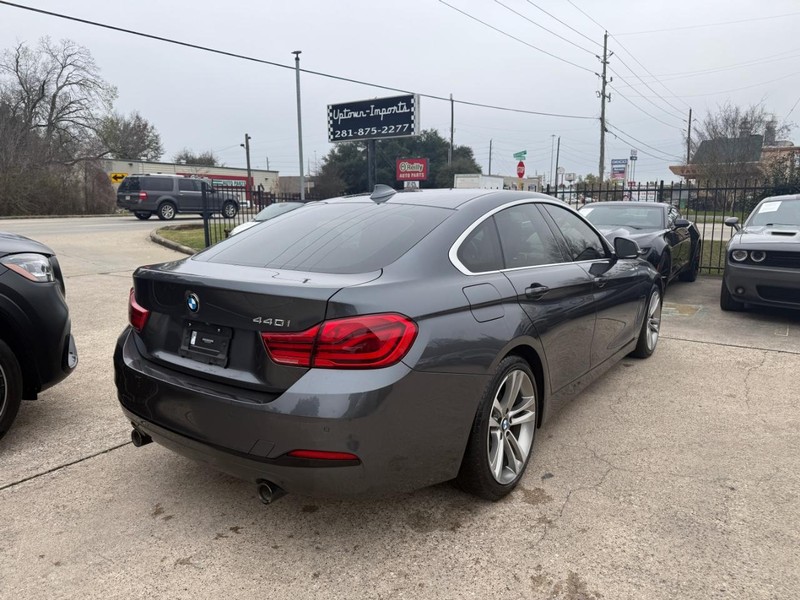 BMW 440i Gran Coupe Vehicle Full-screen Gallery Image 06