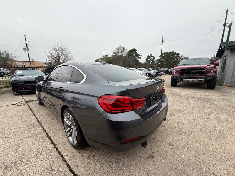 BMW 440i Gran Coupe Vehicle Full-screen Gallery Image 08
