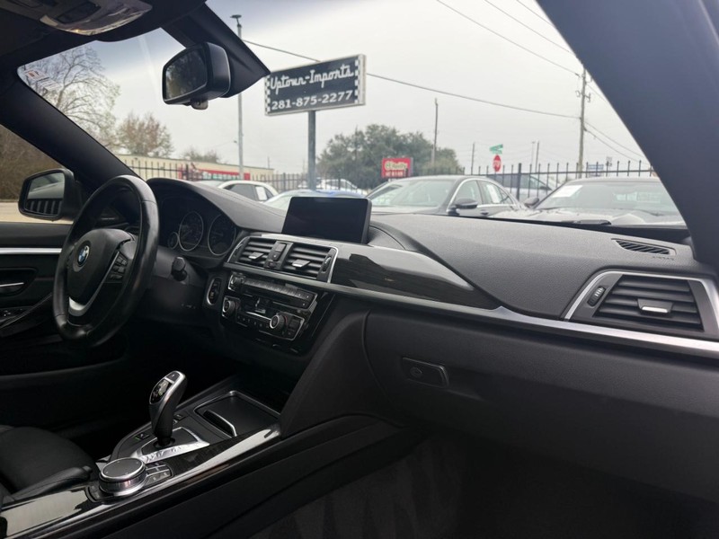 BMW 440i Gran Coupe Vehicle Full-screen Gallery Image 13