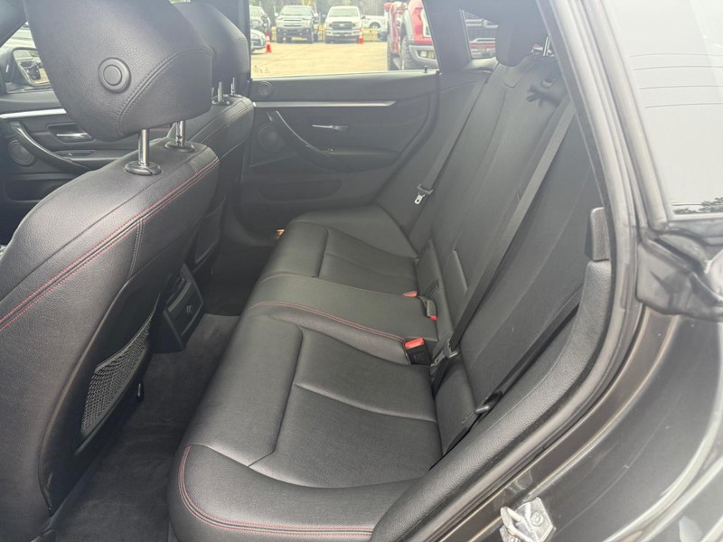 BMW 440i Gran Coupe Vehicle Full-screen Gallery Image 18