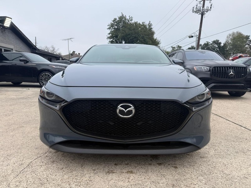 Mazda Mazda3 Hatchback Vehicle Full-screen Gallery Image 05