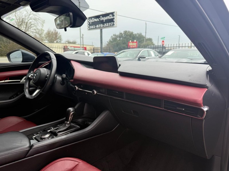 Mazda Mazda3 Hatchback Vehicle Full-screen Gallery Image 13