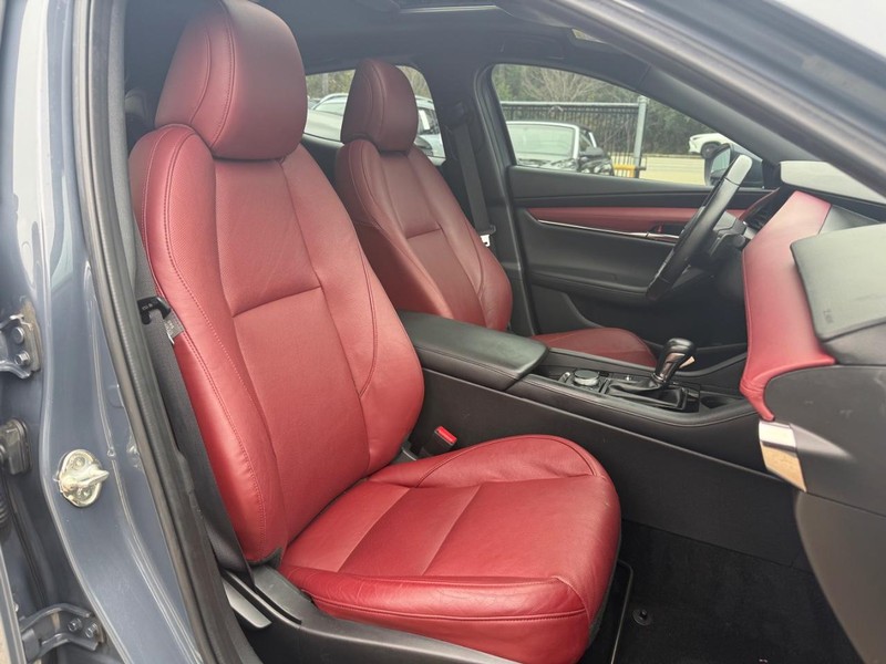 Mazda Mazda3 Hatchback Vehicle Full-screen Gallery Image 14