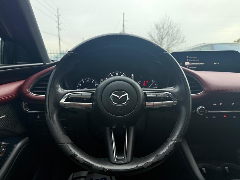 Mazda Mazda3 Hatchback Vehicle Full-screen Gallery Image 20