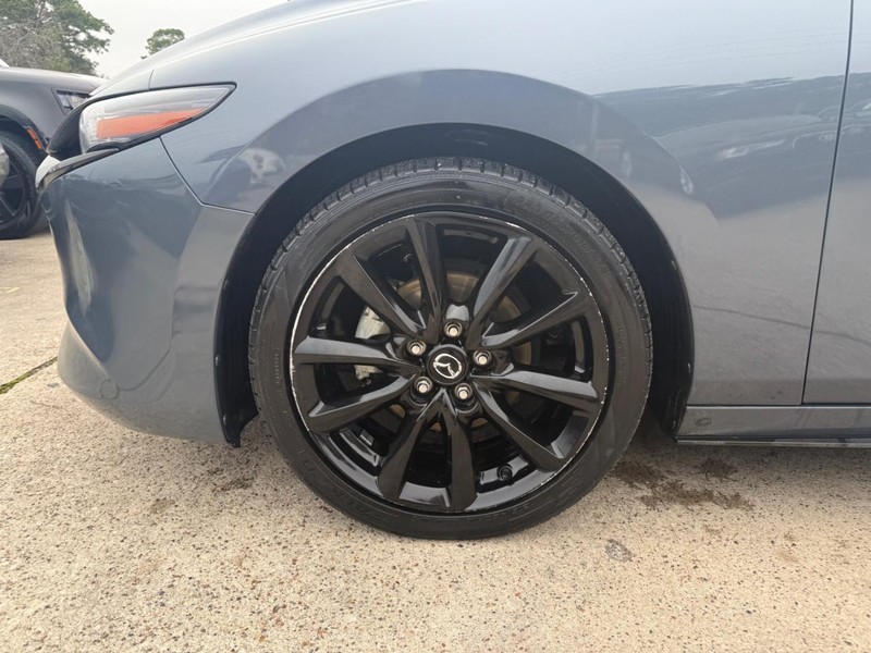 Mazda Mazda3 Hatchback Vehicle Full-screen Gallery Image 28