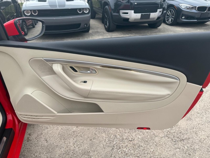 Volkswagen EOS Vehicle Full-screen Gallery Image 23