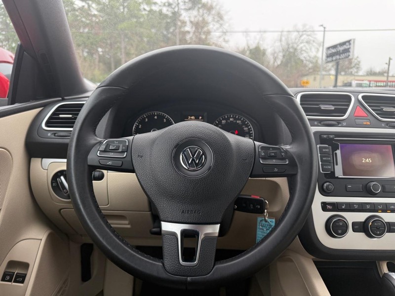 Volkswagen EOS Vehicle Full-screen Gallery Image 26