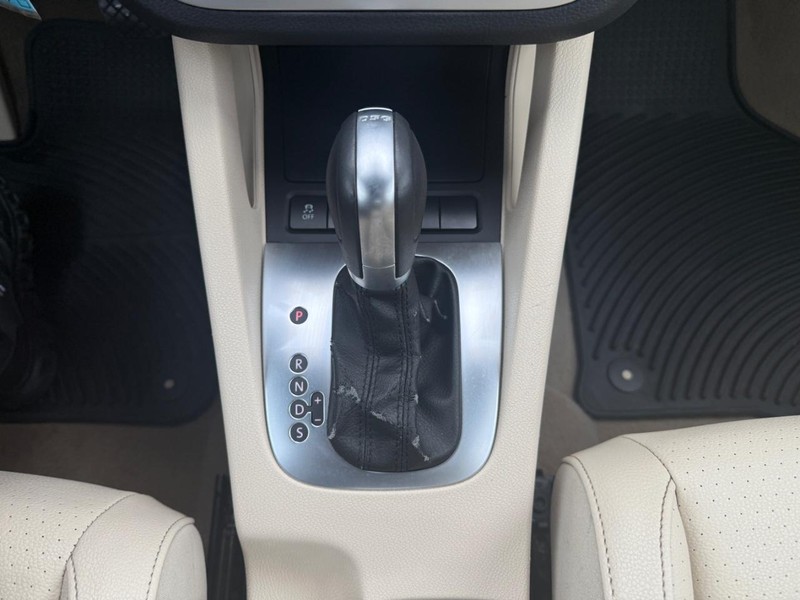 Volkswagen EOS Vehicle Full-screen Gallery Image 29