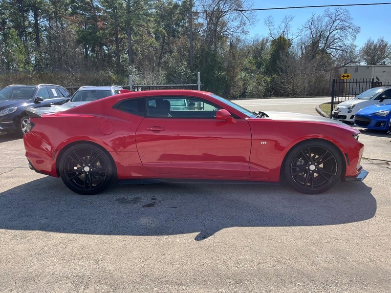 Chevrolet Camaro Vehicle Full-screen Gallery Image 05