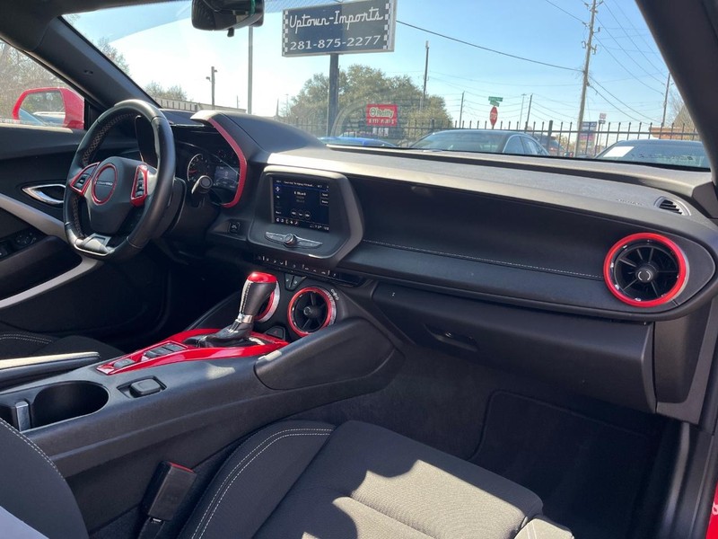 Chevrolet Camaro Vehicle Full-screen Gallery Image 13