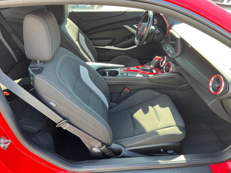 Chevrolet Camaro Vehicle Full-screen Gallery Image 14