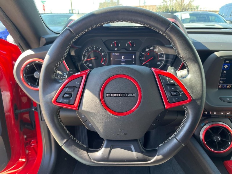 Chevrolet Camaro Vehicle Full-screen Gallery Image 17