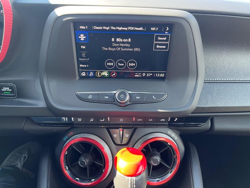 Chevrolet Camaro Vehicle Full-screen Gallery Image 19