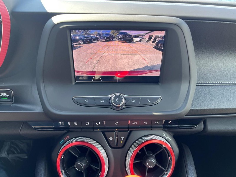 Chevrolet Camaro Vehicle Full-screen Gallery Image 20