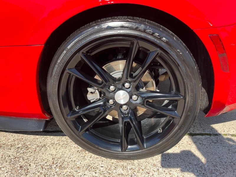 Chevrolet Camaro Vehicle Full-screen Gallery Image 24