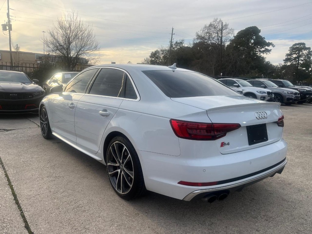 Audi S4 Vehicle Full-screen Gallery Image 08