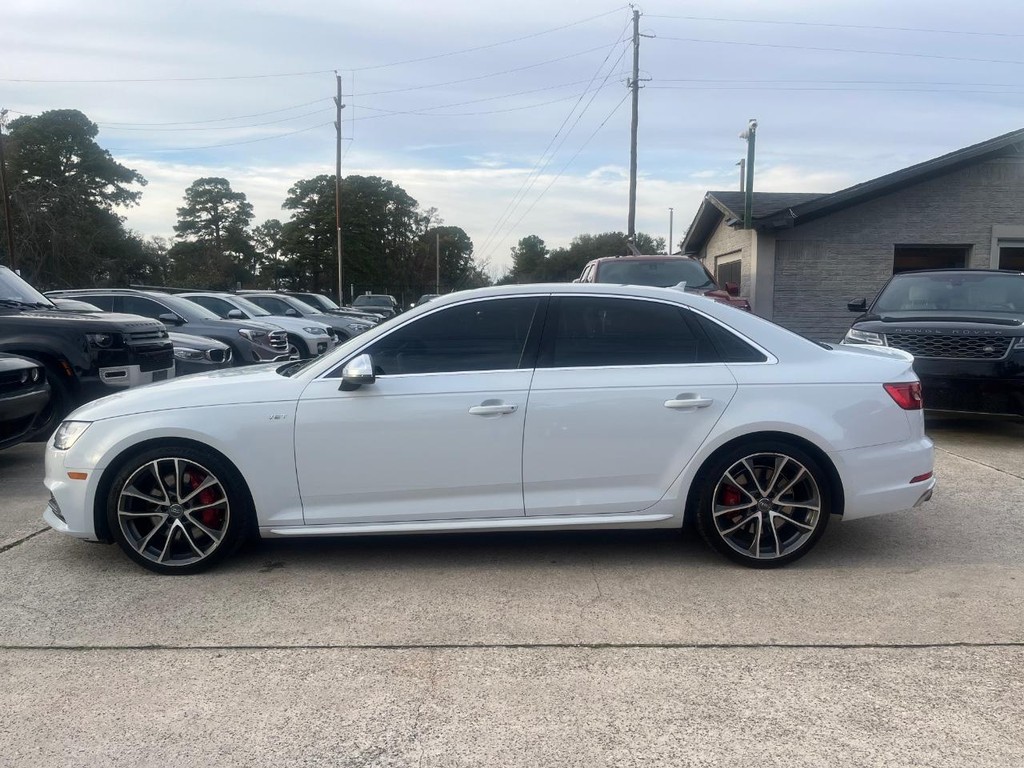 Audi S4 Vehicle Full-screen Gallery Image 09