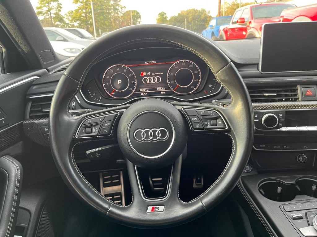 Audi S4 Vehicle Full-screen Gallery Image 20