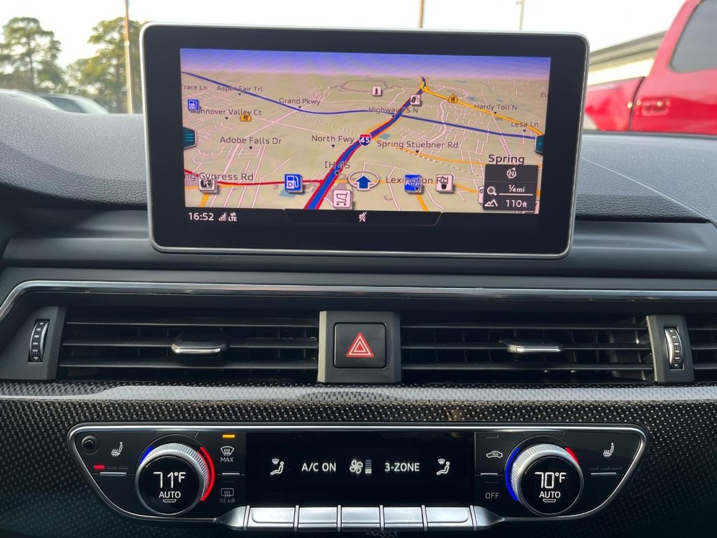 Audi S4 Vehicle Full-screen Gallery Image 22