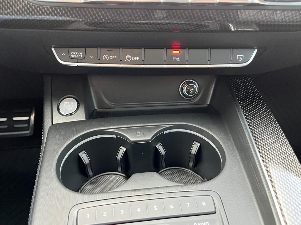 Audi S4 Vehicle Full-screen Gallery Image 24