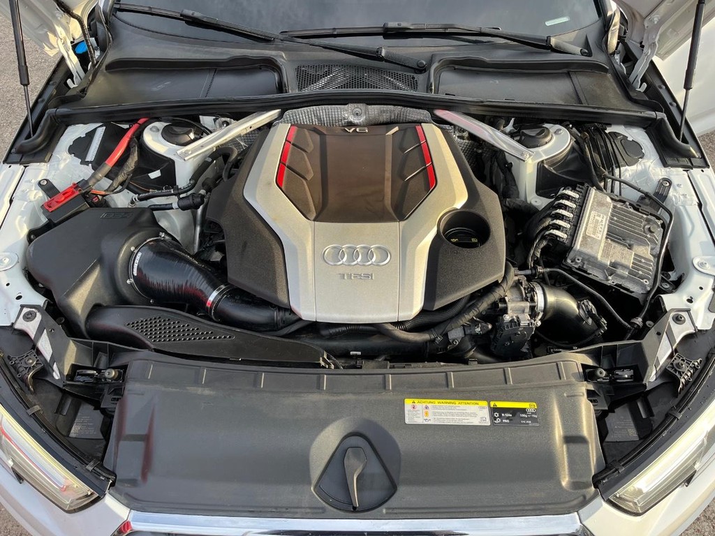 Audi S4 Vehicle Full-screen Gallery Image 30